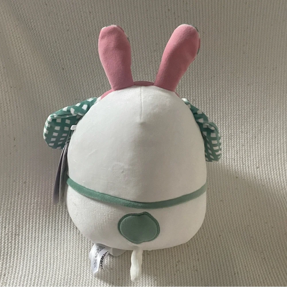 Peanuts snoopy Easter Squishmallow